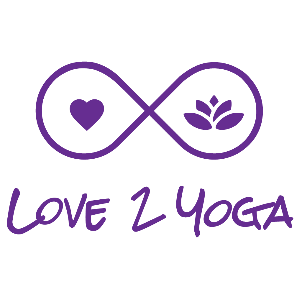 Das Logo ist ein Endlossymbol mit einem Herz in der linken und einer Lotusblume in der rechten Schleife, darunter steht Love2Yoga